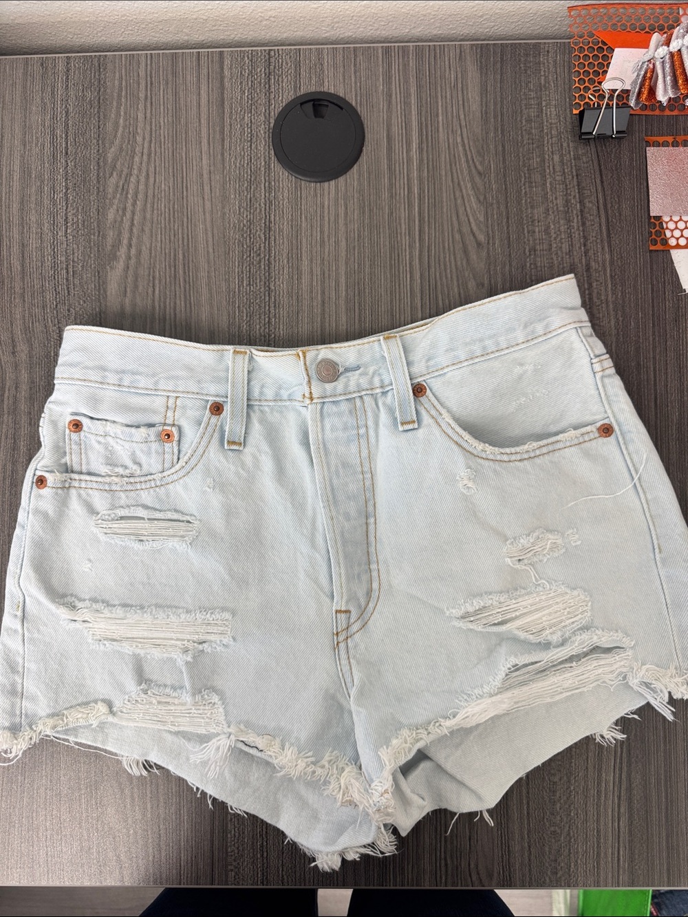 Levi’s 501 Women’s Denim Shorts size 28